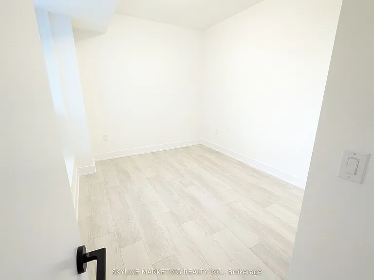 2450 Old Bronte Rd #737 — Photo 8