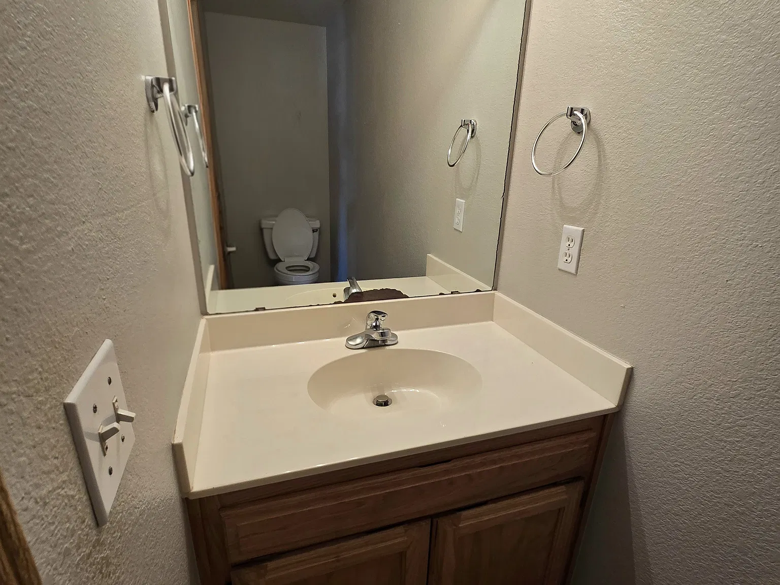 3 bed, 2.5 bath, 1550 sqft, $1,750 — Photo 4