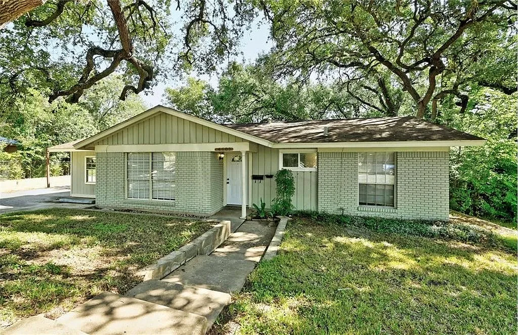 4603 Lennox Dr — Photo 1