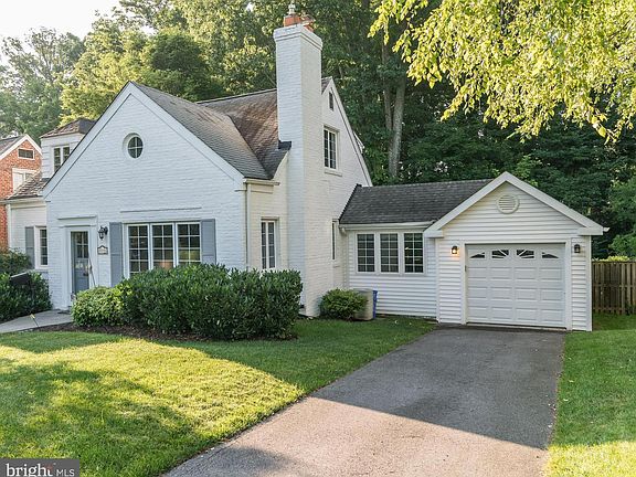 3rd image of 3212 Cummings Ln