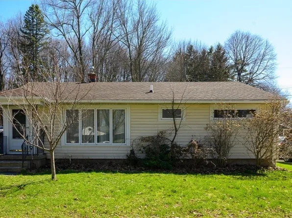94 Bridlewood Dr, Lockport, NY 14094