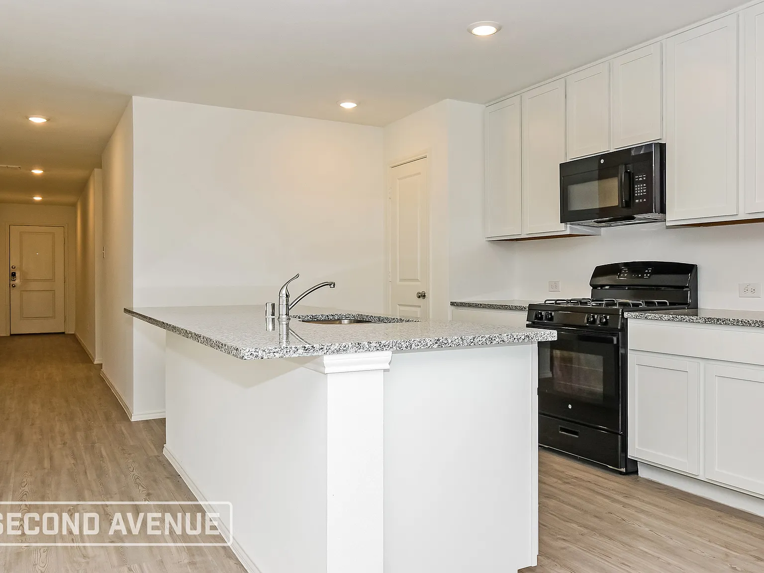 4 bed, 2.0 bath, 1667 sqft, $1,949 — Photo 4