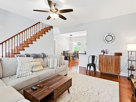 5th image of 209 Bell Creek Dr