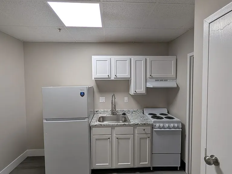 Franklin Park Apartments — Photo 55