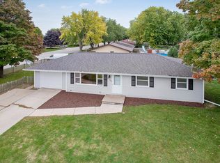 2101 Elmview Dr, Green Bay, WI 54304