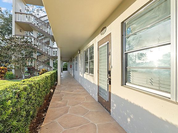 2nd image of 1031 Farnham #O