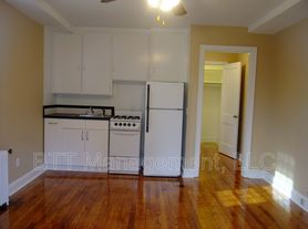 8401 Greenwood Ave, Takoma Park, MD