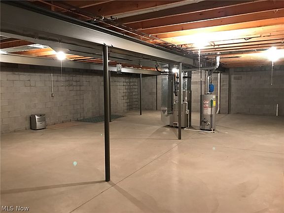 4th image of 942 Park Pl