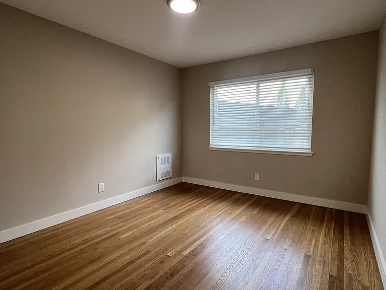 453 Lee St — Photo 7