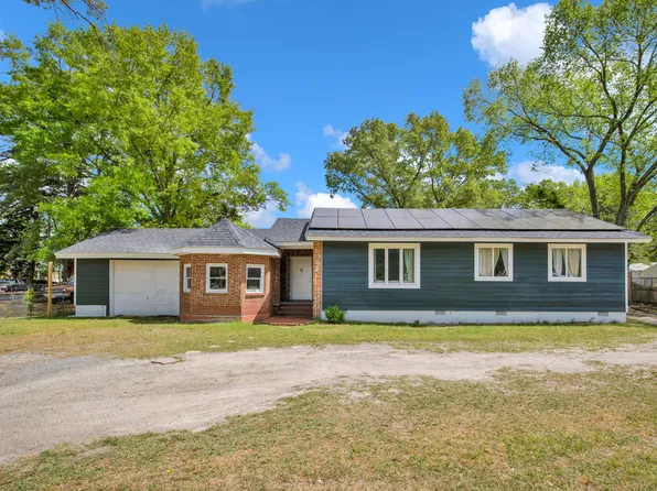 146 Bremer St, Fayetteville, NC 28303