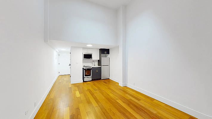 1st image of 659 10th Ave #1AA