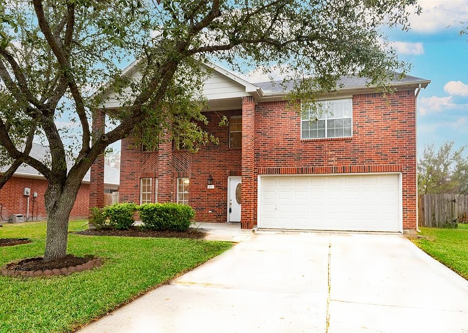 1st image of 2619 Pine Shadows Dr