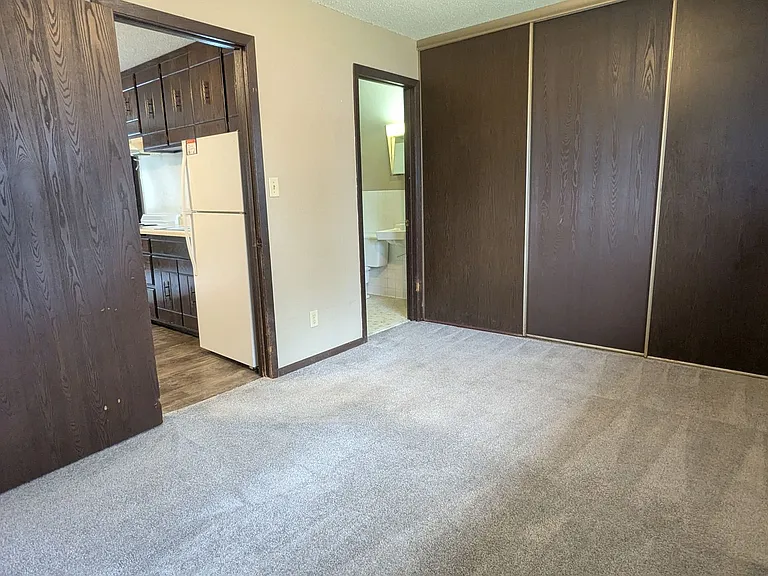 1419 Case Ave East — Photo 5