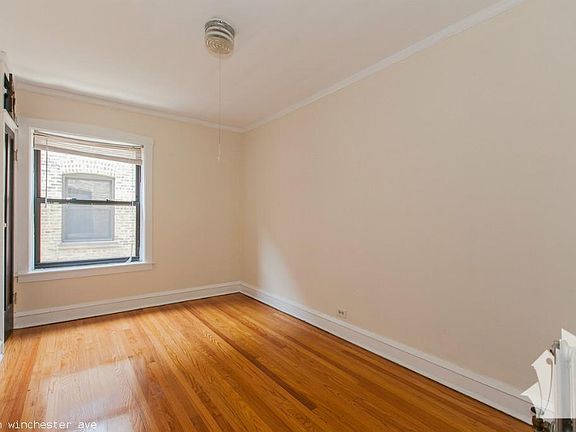3rd image of 4602 N Winchester Ave #224