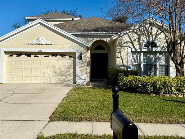 2352 Rosehaven Dr, Zephyrhills, FL 33544