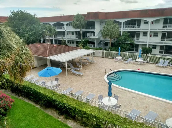 581 Blue Heron Dr APT 315B, Hallandale Beach, FL 33009