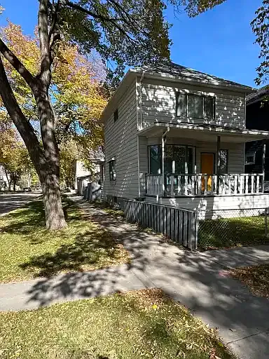 3 bed, 1.5 bath, 1400 sqft, $2,700 — Photo 1