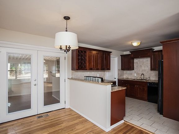 2nd image of 69 Lucia Dr SE