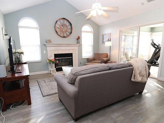 5th image of 6068 Glen Village Dr