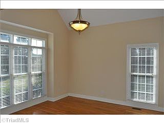 3rd image of 7501 Longhorn Dr