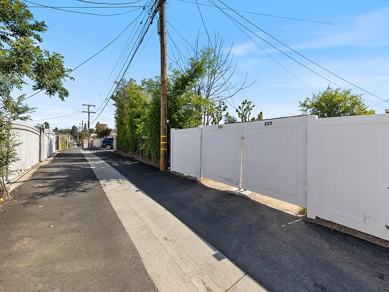 227 S Main St — Photo 16