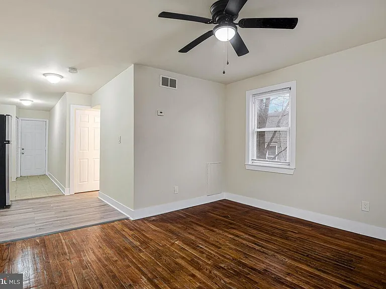 3427 B St SE #4 — Photo 8