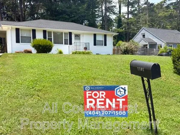 2101 Holly Hill Dr, Decatur, GA 30032
