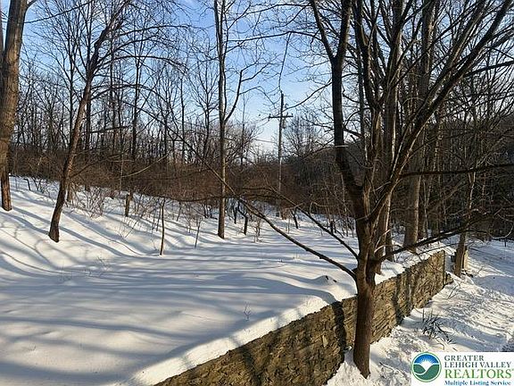 4th image of 696 Dunkels Church Rd