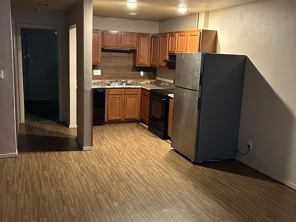 2nd image of 1023 S 1st St #10