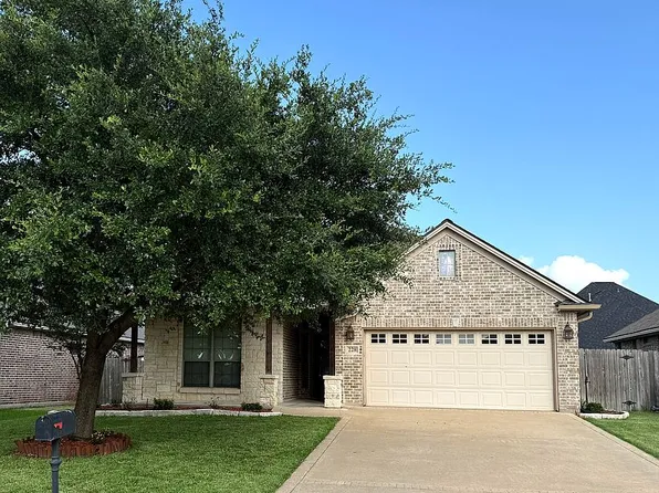 228 Passendale Ln, College Station, TX 77845