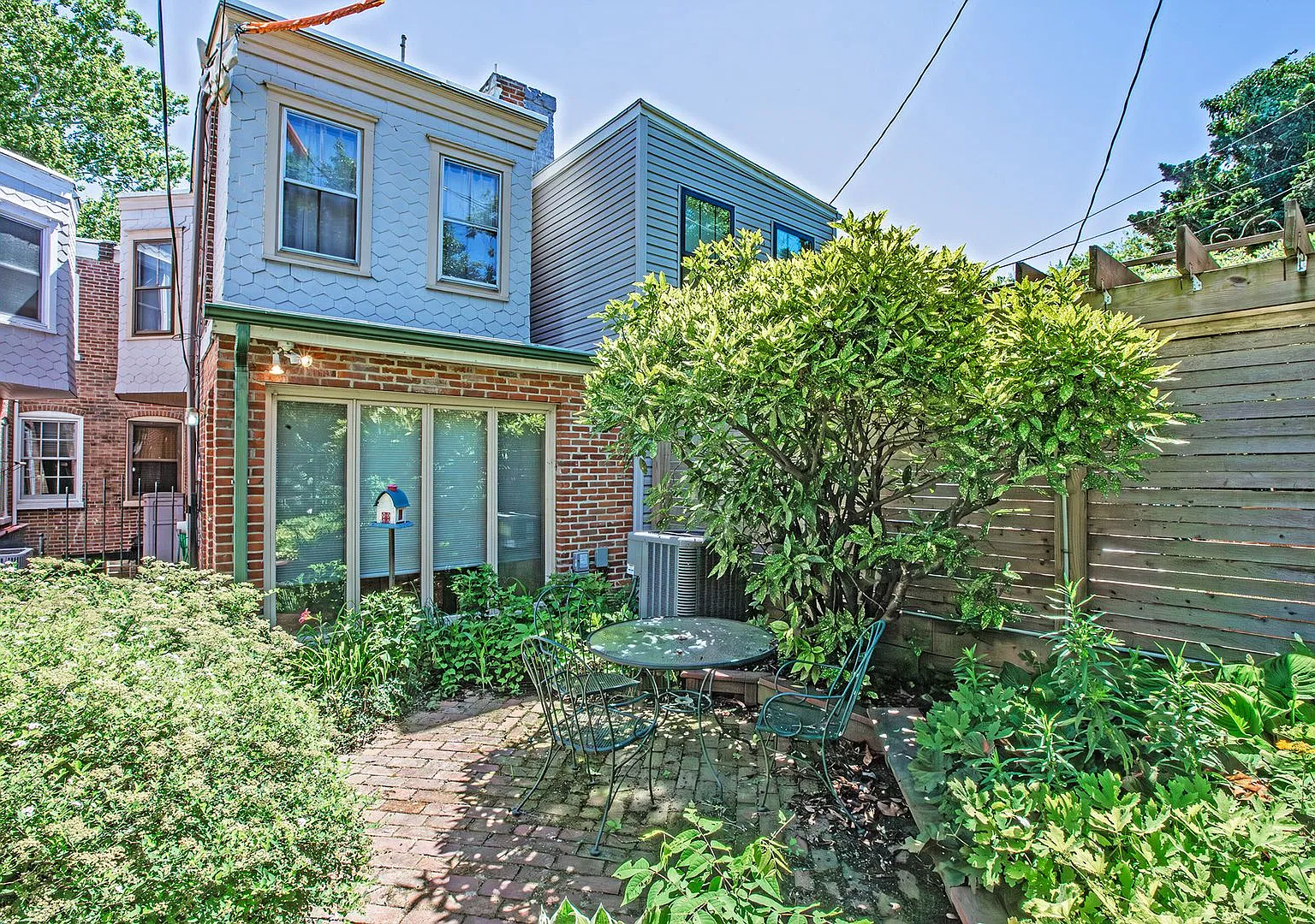 Charming and unique 3 bedroom, 3 bath townhome near Brandywine River and Zoo — Photo 4