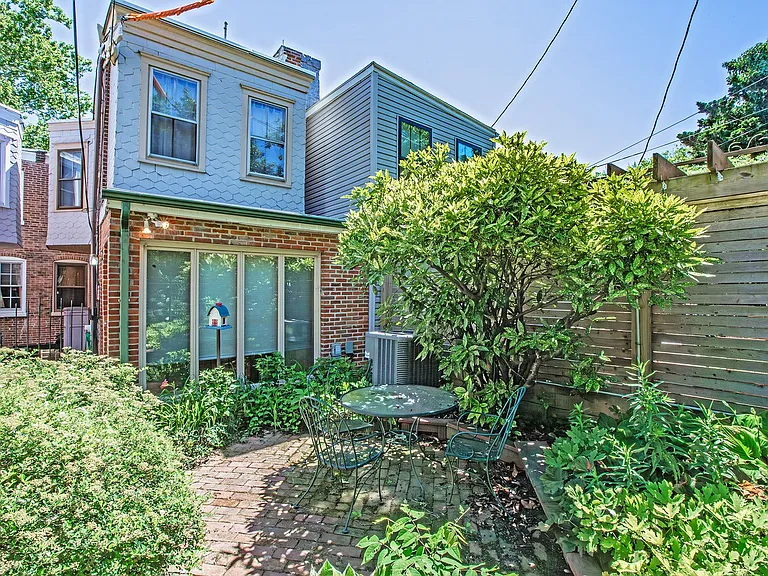 1018 Wawaset St — Photo 4