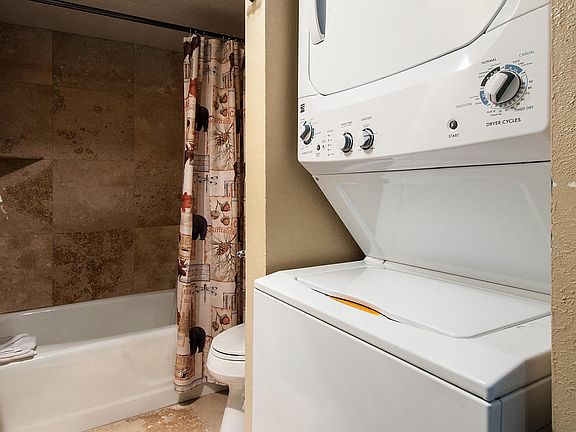 3rd image of 1415 Lowell Ave #266