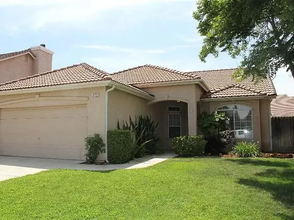 674 Applegate Ave, Clovis, CA 93611