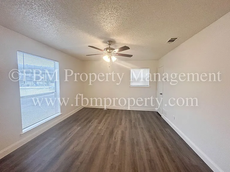 604 Walter Stephenson Rd #A — Photo 8