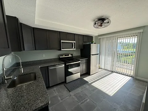 43 Vista Dr — Photo 1
