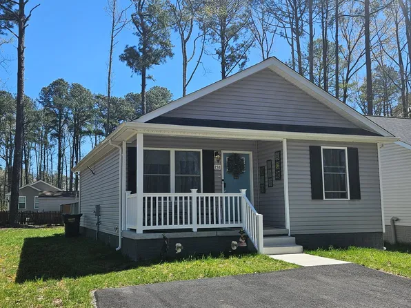 158 Oak Ln, Colonial Beach, VA 22443