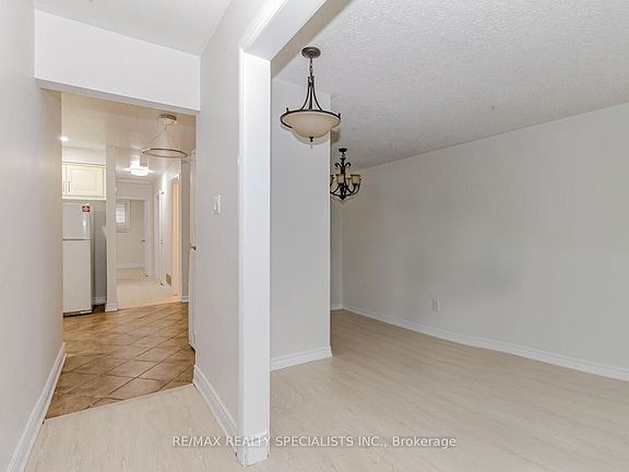 5th image of 39 Seaborn Rd