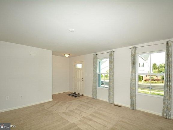 3rd image of 3 Taylors Hill Way