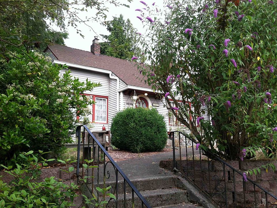 2nd image of 8015 14th Ave NE