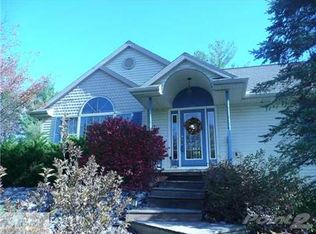 12211 Upton Rd, Bath, MI 48808