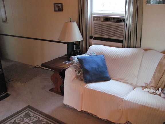 Living Room pic1