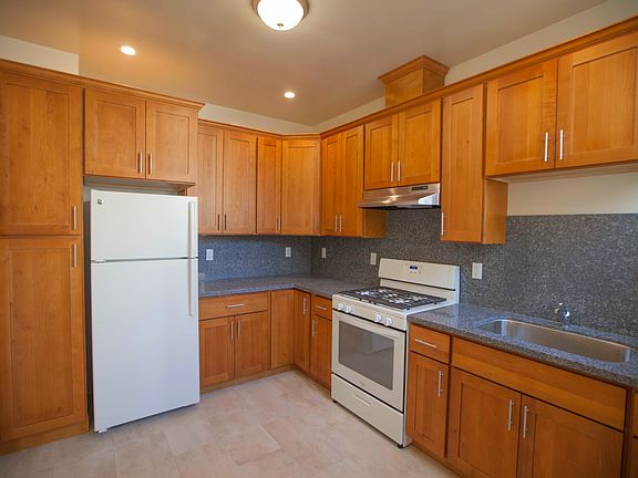 5th image of 1471 Jackson St APT 10