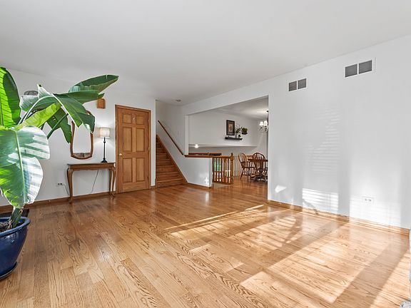 4th image of 3410 Edgecreek Dr