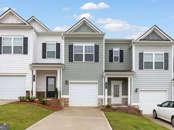 105 Sawgrass Dr, Ball Ground, GA 30107