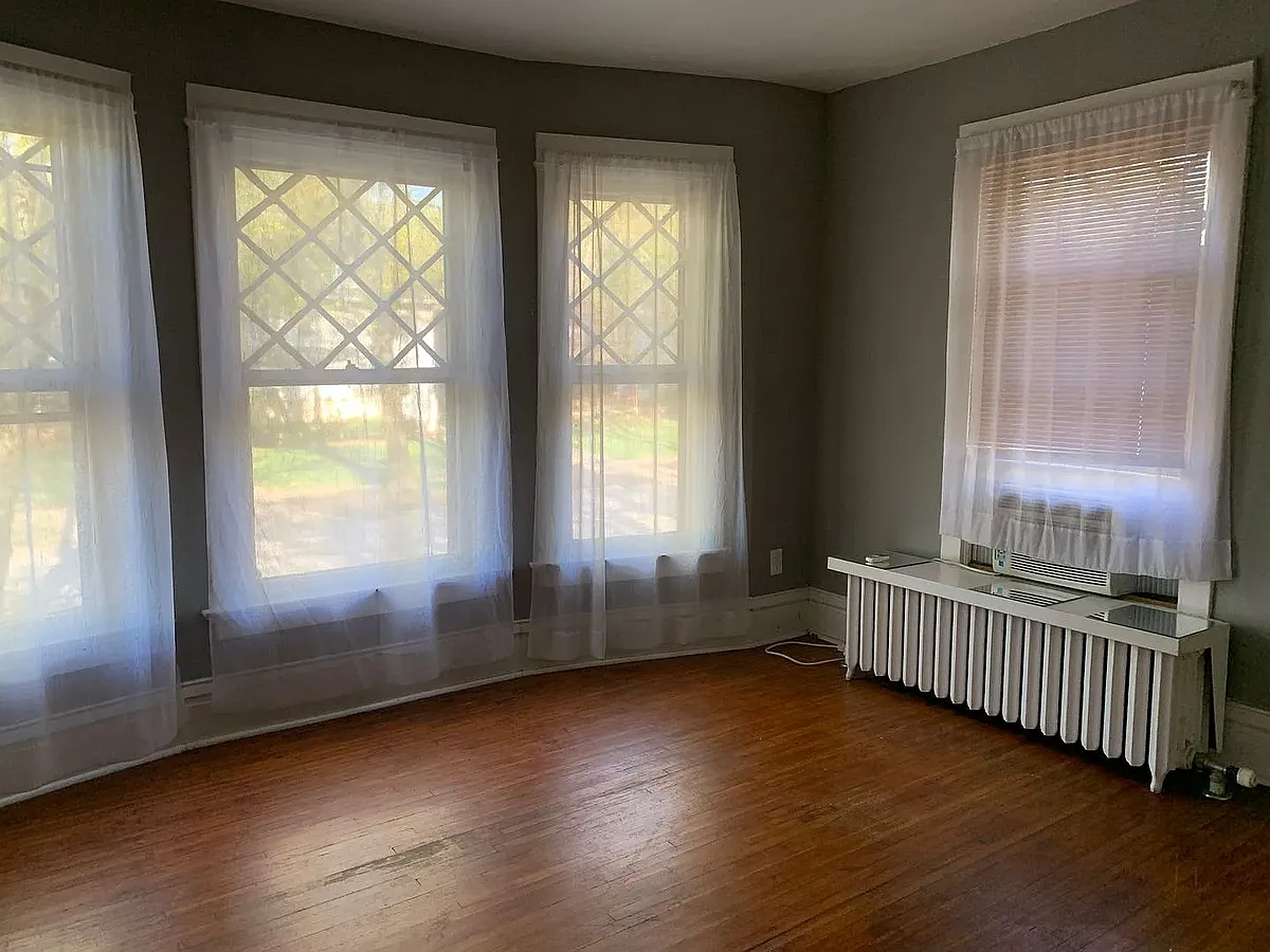 Building Photo - 826 S Walnut St #1
