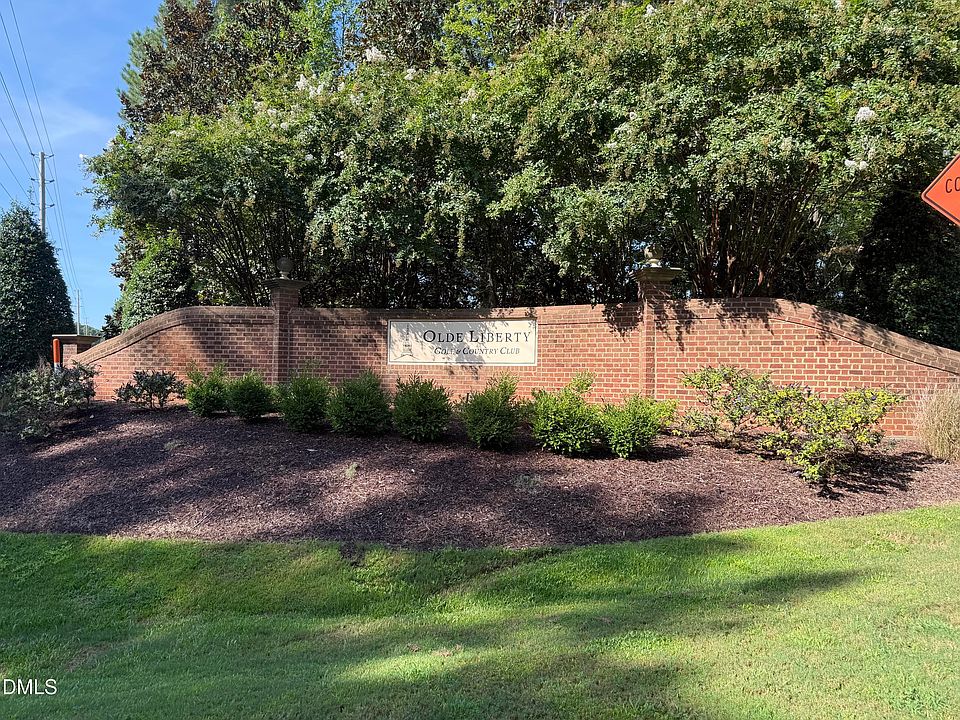 1st image of 180 Clubhouse Dr