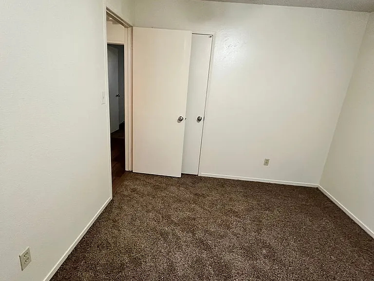 1100 Lucern Ave — Photo 7