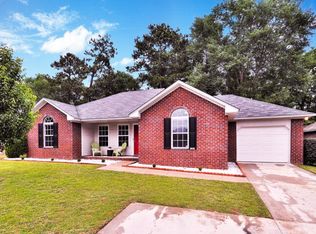 1301 Glastonbury Rd, Sumter, SC 29154