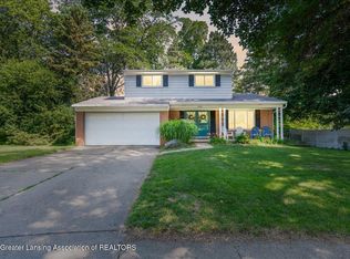 2709 Greenbriar Ave, Lansing, MI 48912